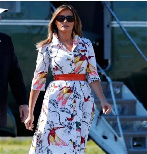 Melania Trump, il look con abito a pois per votare con 